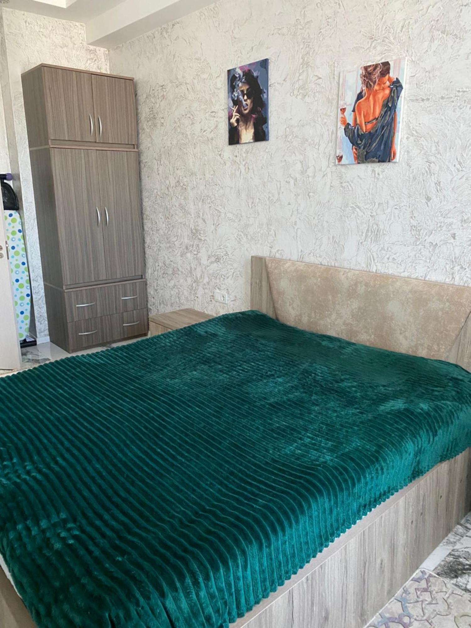 Апартамент От Ольги Koboeleti Buitenkant foto